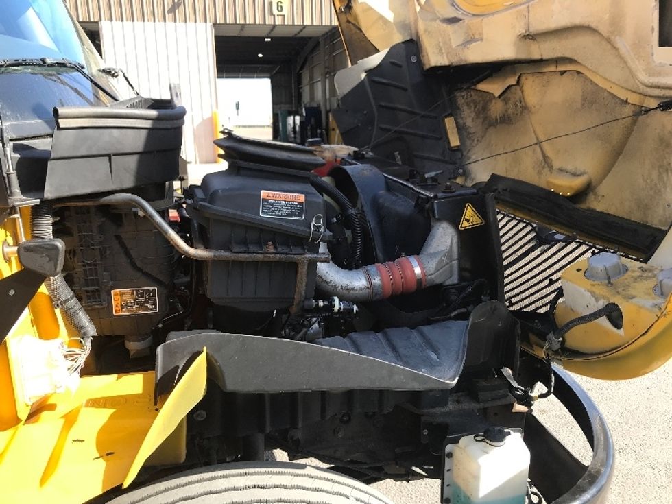 Medium Duty Box Truck-Light and Medium Duty Trucks-International-2021-MV607-San Antonio-TX-173,970\n\t\tmiles-$ 46,500 - Image 22