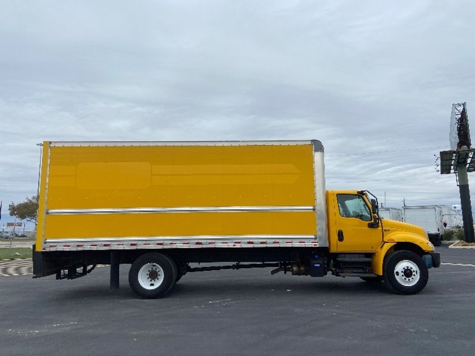 Medium Duty Box Truck-Light and Medium Duty Trucks-International-2021-MV607-San Antonio-TX-181,592\n\t\tmiles-$ 38,750 - Image 14
