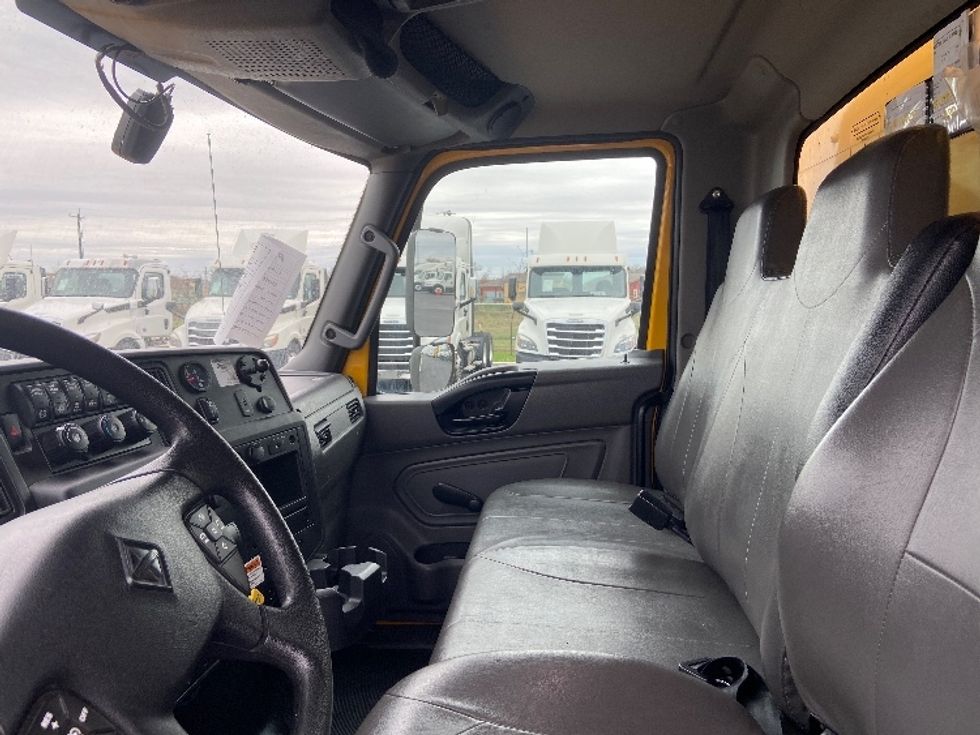Medium Duty Box Truck-Light and Medium Duty Trucks-International-2021-MV607-San Antonio-TX-181,592\n\t\tmiles-$ 38,750 - Image 18