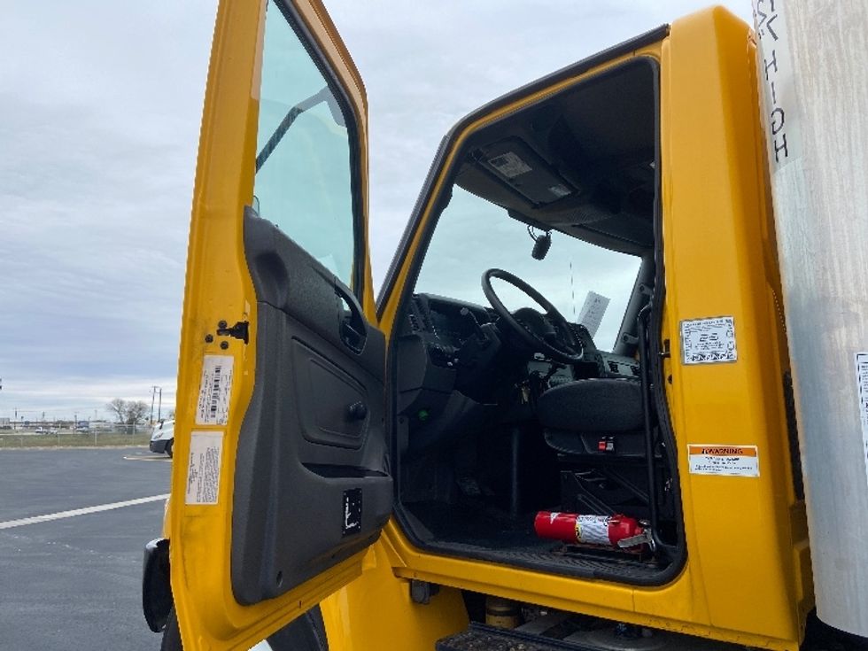Medium Duty Box Truck-Light and Medium Duty Trucks-International-2021-MV607-San Antonio-TX-181,592\n\t\tmiles-$ 38,750 - Image 15