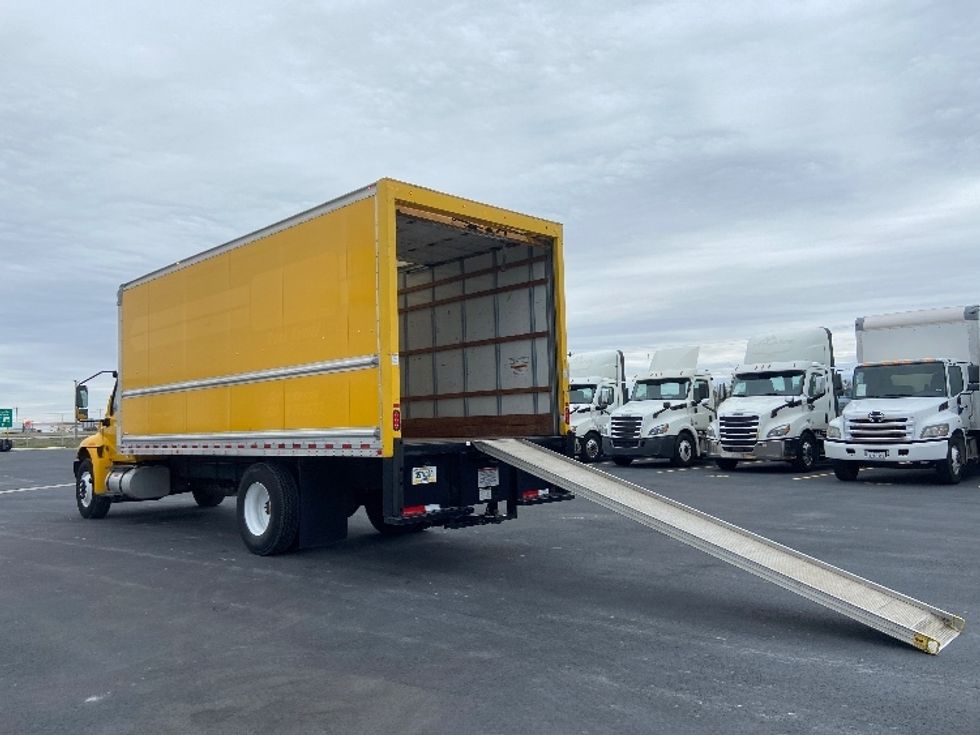 Medium Duty Box Truck-Light and Medium Duty Trucks-International-2021-MV607-San Antonio-TX-181,592\n\t\tmiles-$ 38,750 - Image 24