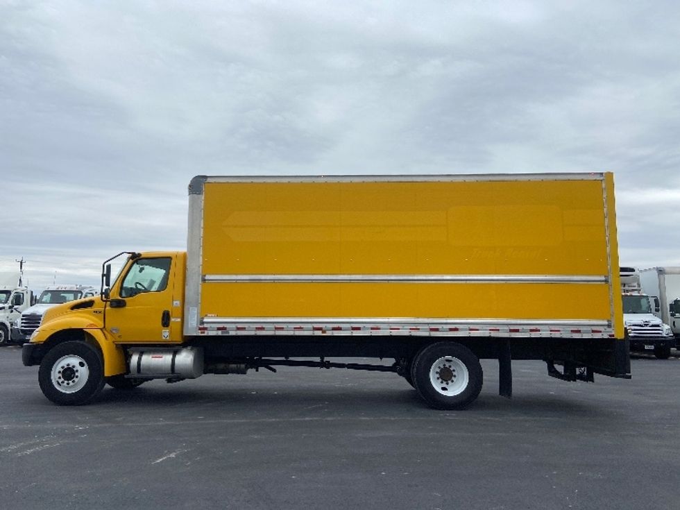 Medium Duty Box Truck-Light and Medium Duty Trucks-International-2021-MV607-San Antonio-TX-181,592\n\t\tmiles-$ 38,750 - Image 4