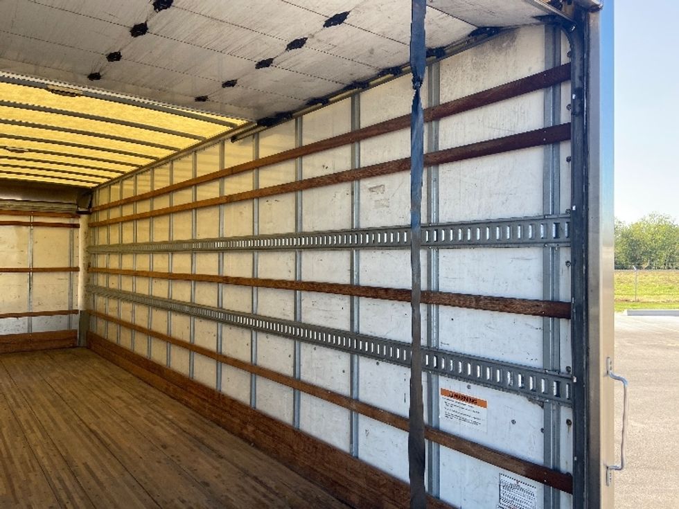 Medium Duty Box Truck-Light and Medium Duty Trucks-International-2021-MV607-San Antonio-TX-187,149\n\t\tmiles-$ 53,750 - Image 12