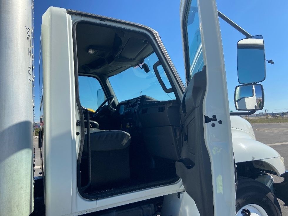 Medium Duty Box Truck-Light and Medium Duty Trucks-International-2021-MV607-San Antonio-TX-187,149\n\t\tmiles-$ 53,750 - Image 20