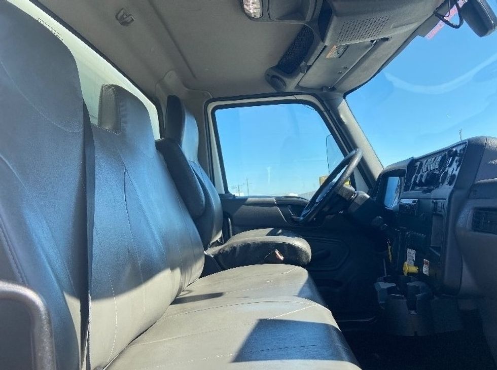 Medium Duty Box Truck-Light and Medium Duty Trucks-International-2021-MV607-San Antonio-TX-187,149\n\t\tmiles-$ 53,750 - Image 22