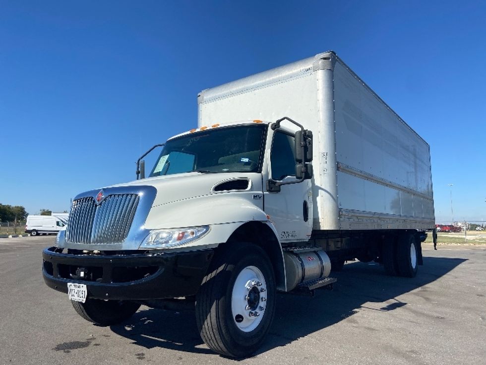 Medium Duty Box Truck-Light and Medium Duty Trucks-International-2021-MV607-San Antonio-TX-187,149\n\t\tmiles-$ 53,750 - Image 3