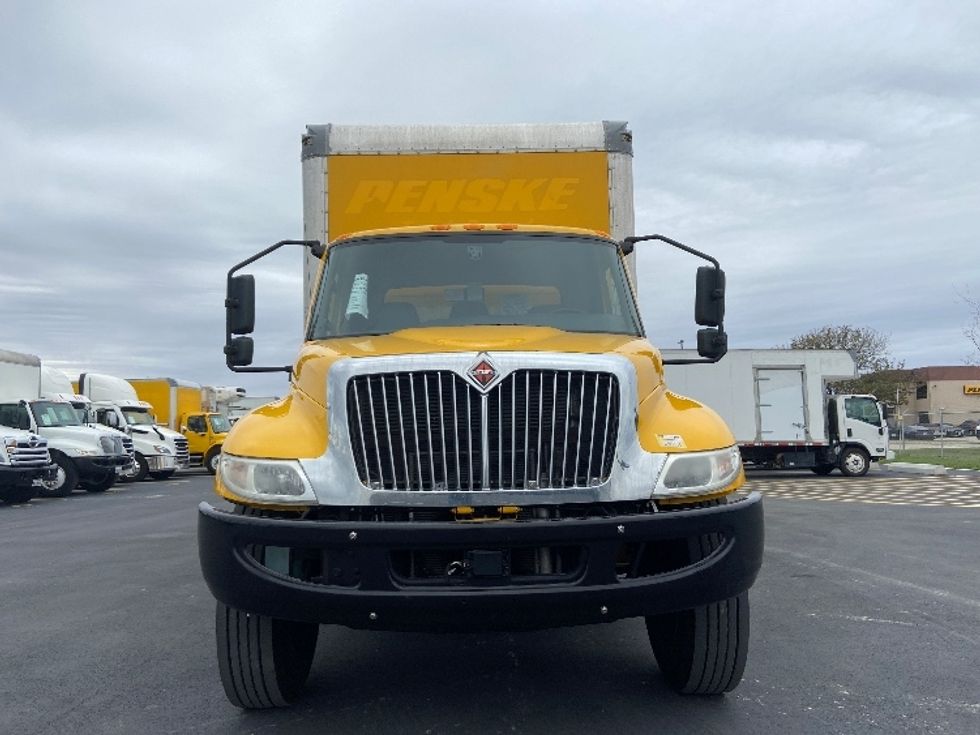 Medium Duty Box Truck-Light and Medium Duty Trucks-International-2021-MV607-San Antonio-TX-189,609\n\t\tmiles-$ 43,750 - Image 2