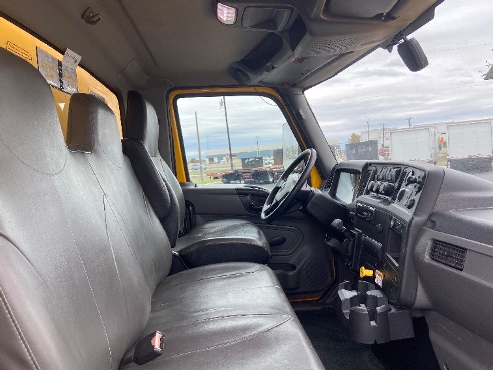 Medium Duty Box Truck-Light and Medium Duty Trucks-International-2021-MV607-San Antonio-TX-189,609\n\t\tmiles-$ 43,750 - Image 21