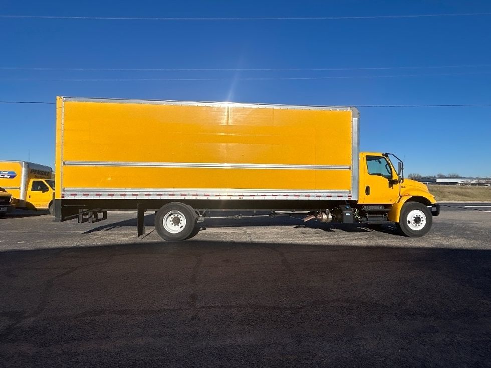 Medium Duty Box Truck-Light and Medium Duty Trucks-International-2021-MV607-San Antonio-TX-194,551\n\t\tmiles-$ 43,000 - Image 15