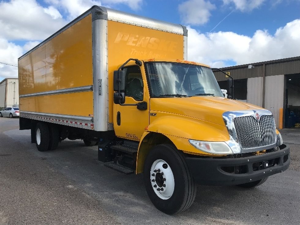 Medium Duty Box Truck-Light and Medium Duty Trucks-International-2021-MV607-San Antonio-TX-201,277\n\t\tmiles-$ 42,000 - Image 1
