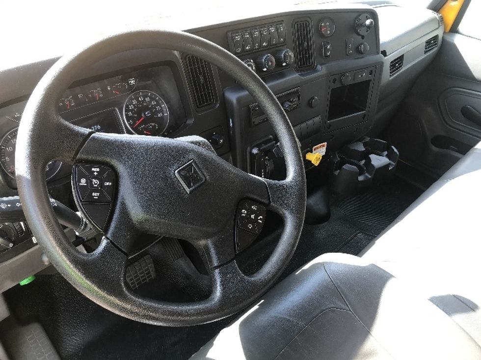Medium Duty Box Truck-Light and Medium Duty Trucks-International-2021-MV607-San Antonio-TX-201,277\n\t\tmiles-$ 42,000 - Image 17