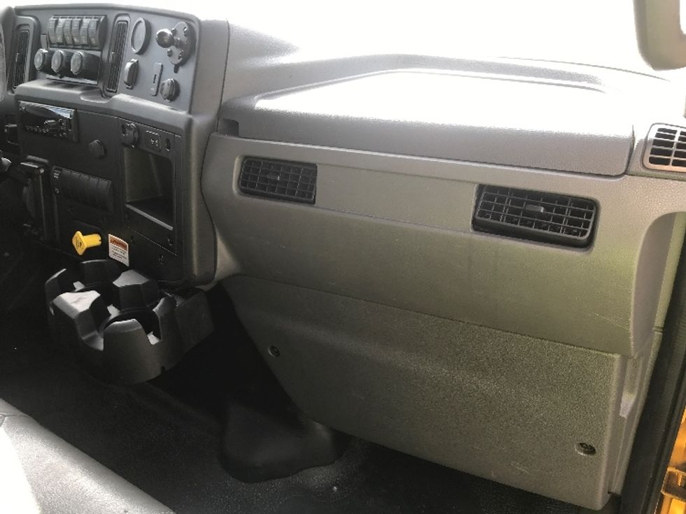 Medium Duty Box Truck-Light and Medium Duty Trucks-International-2021-MV607-San Antonio-TX-201,277\n\t\tmiles-$ 42,000 - Image 21