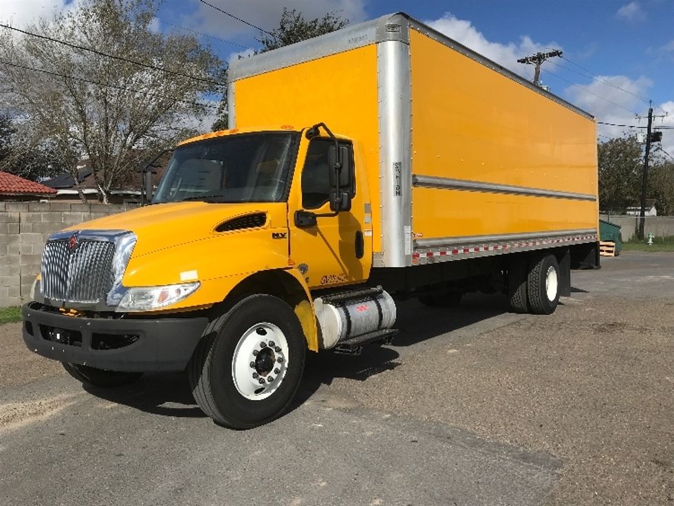 Medium Duty Box Truck-Light and Medium Duty Trucks-International-2021-MV607-San Antonio-TX-201,277\n\t\tmiles-$ 42,000 - Image 3