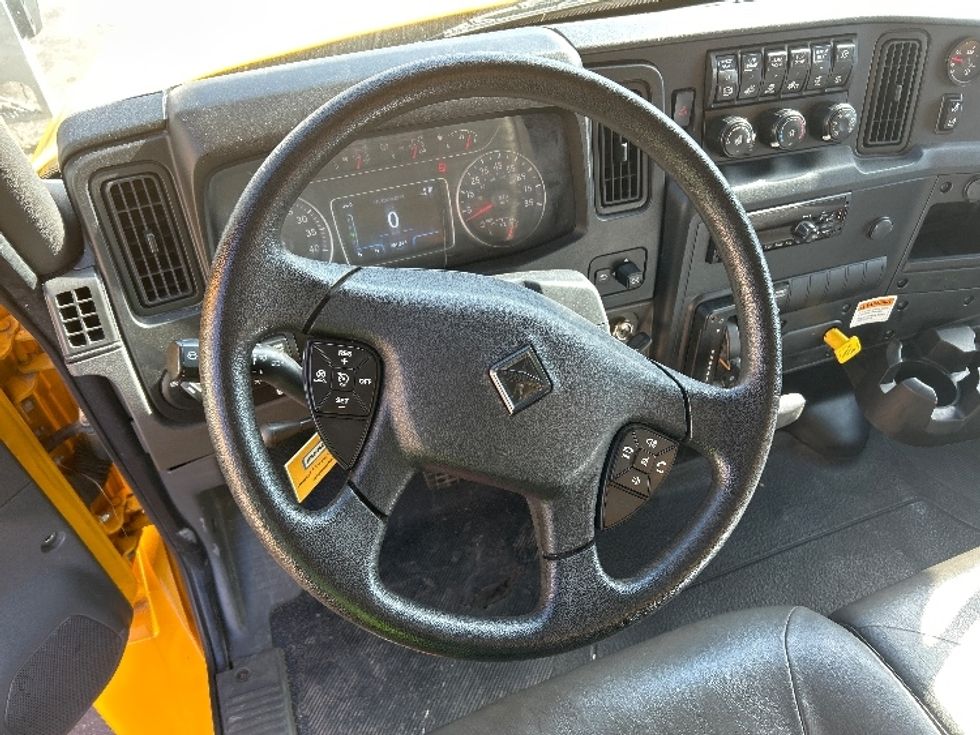 Medium Duty Box Truck-Light and Medium Duty Trucks-International-2021-MV607-San Antonio-TX-201,544\n\t\tmiles-$ 42,000 - Image 17