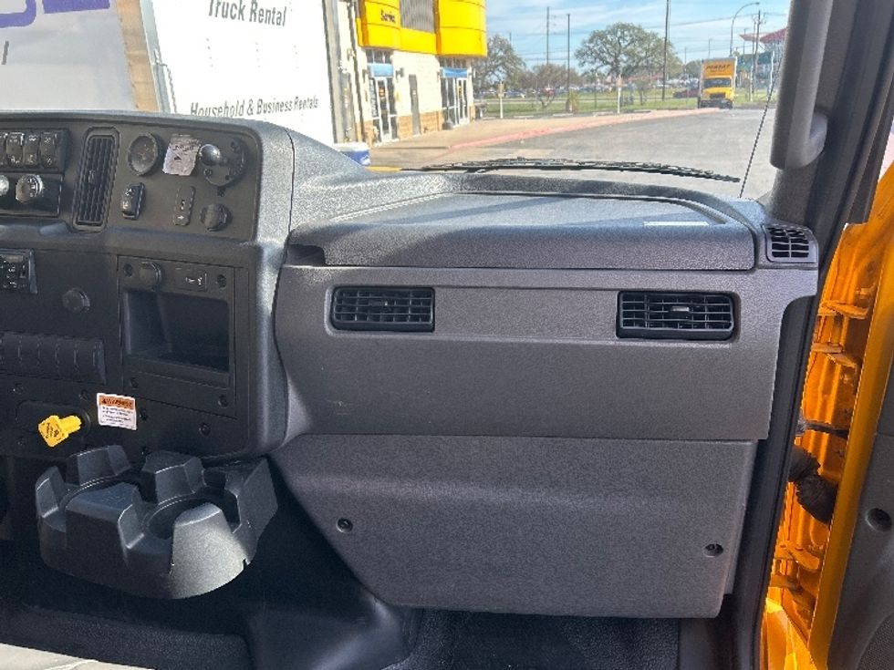 Medium Duty Box Truck-Light and Medium Duty Trucks-International-2021-MV607-San Antonio-TX-201,544\n\t\tmiles-$ 42,000 - Image 21