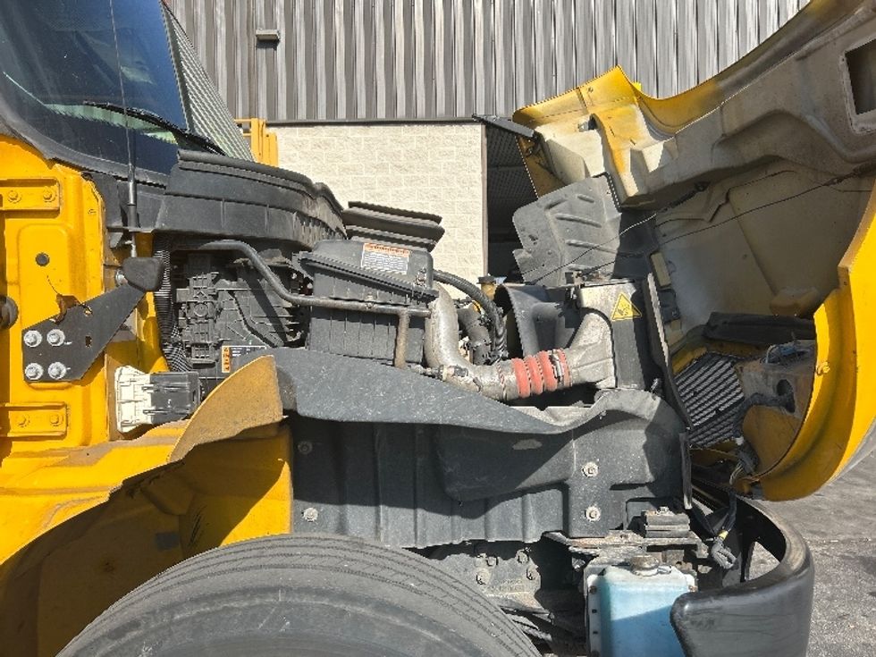 Medium Duty Box Truck-Light and Medium Duty Trucks-International-2021-MV607-San Antonio-TX-201,544\n\t\tmiles-$ 42,000 - Image 23