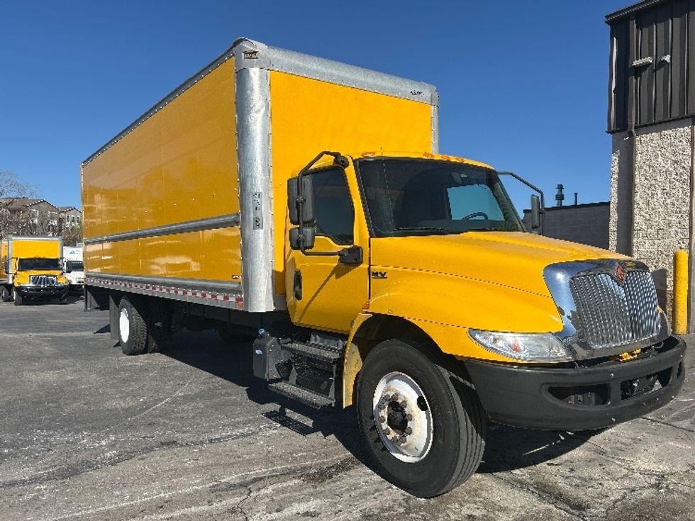 Medium Duty Box Truck-Light and Medium Duty Trucks-International-2021-MV607-San Antonio-TX-205,725\n\t\tmiles-$ 41,500 - Image 1