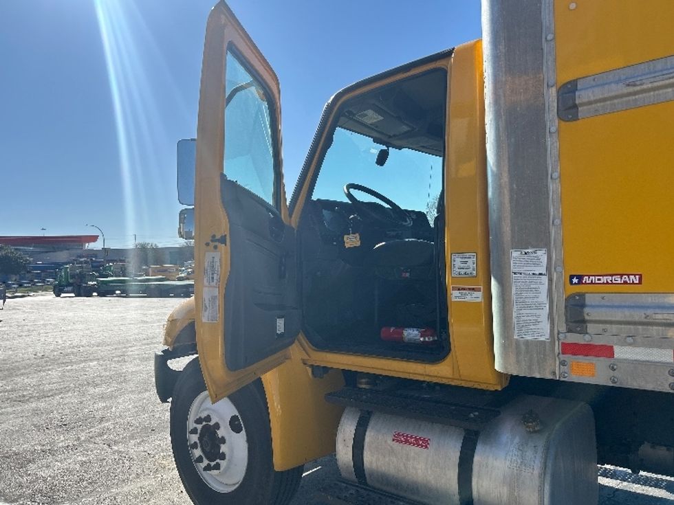Medium Duty Box Truck-Light and Medium Duty Trucks-International-2021-MV607-San Antonio-TX-205,725\n\t\tmiles-$ 41,500 - Image 16