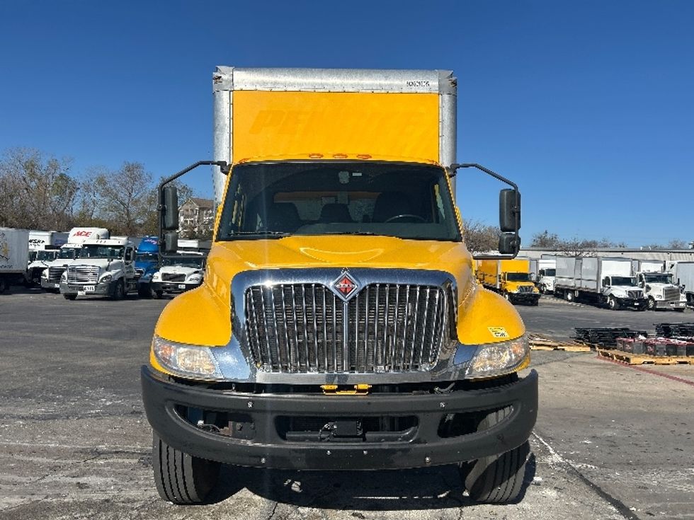 Medium Duty Box Truck-Light and Medium Duty Trucks-International-2021-MV607-San Antonio-TX-205,725\n\t\tmiles-$ 41,500 - Image 2