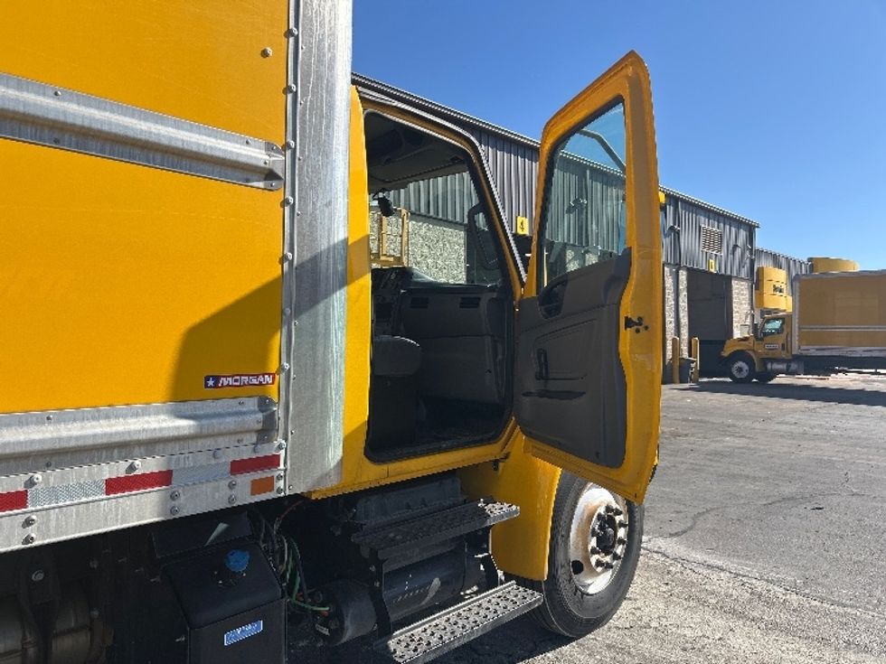 Medium Duty Box Truck-Light and Medium Duty Trucks-International-2021-MV607-San Antonio-TX-205,725\n\t\tmiles-$ 41,500 - Image 20