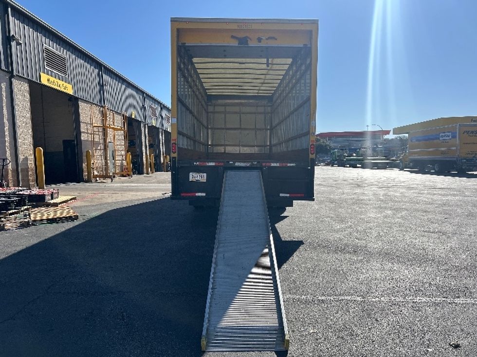 Medium Duty Box Truck-Light and Medium Duty Trucks-International-2021-MV607-San Antonio-TX-205,725\n\t\tmiles-$ 41,500 - Image 9