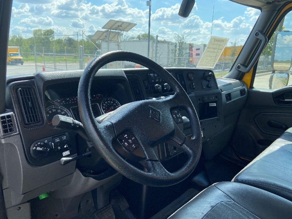 Medium Duty Box Truck-Light and Medium Duty Trucks-International-2021-MV607-San Antonio-TX-208,330\n\t\tmiles-$ 41,000 - Image 16