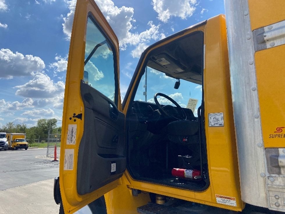 Medium Duty Box Truck-Light and Medium Duty Trucks-International-2021-MV607-San Antonio-TX-208,330\n\t\tmiles-$ 41,000 - Image 15