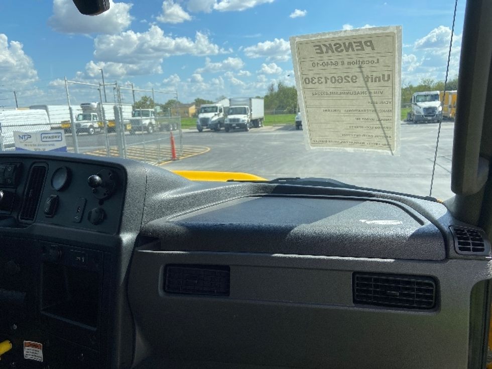 Medium Duty Box Truck-Light and Medium Duty Trucks-International-2021-MV607-San Antonio-TX-208,330\n\t\tmiles-$ 41,000 - Image 20