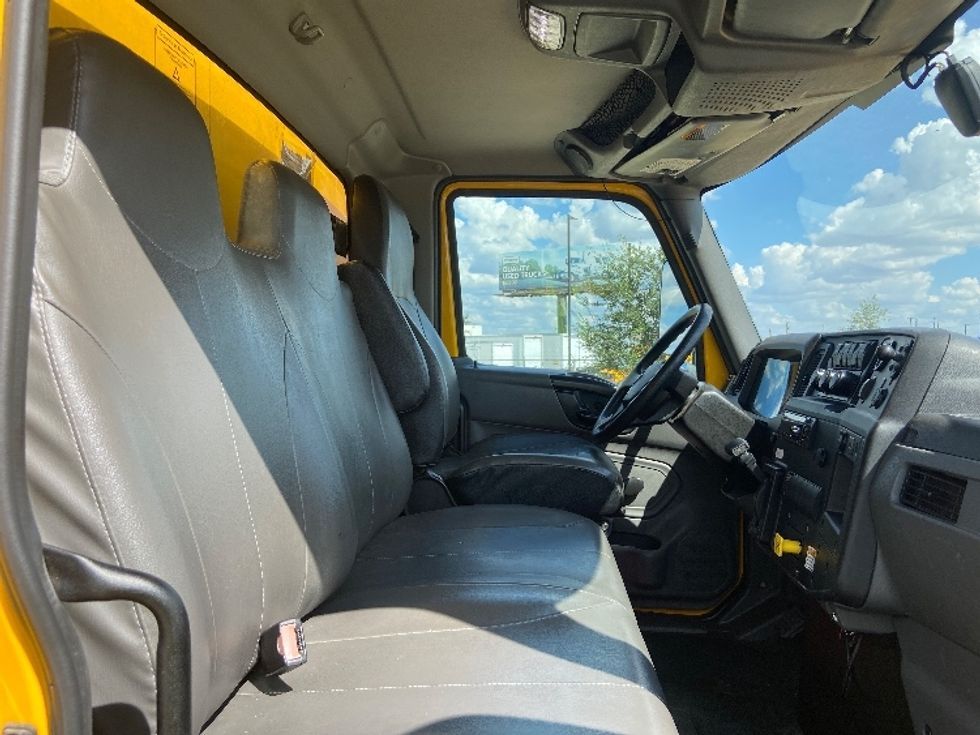 Medium Duty Box Truck-Light and Medium Duty Trucks-International-2021-MV607-San Antonio-TX-208,330\n\t\tmiles-$ 41,000 - Image 21