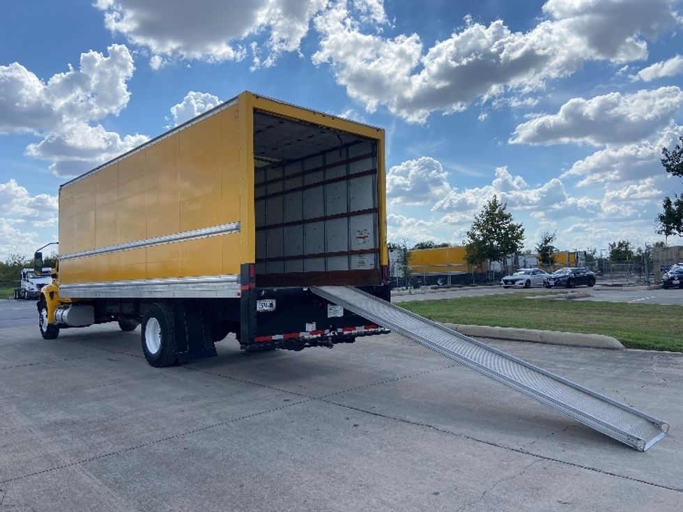Medium Duty Box Truck-Light and Medium Duty Trucks-International-2021-MV607-San Antonio-TX-208,330\n\t\tmiles-$ 41,000 - Image 24
