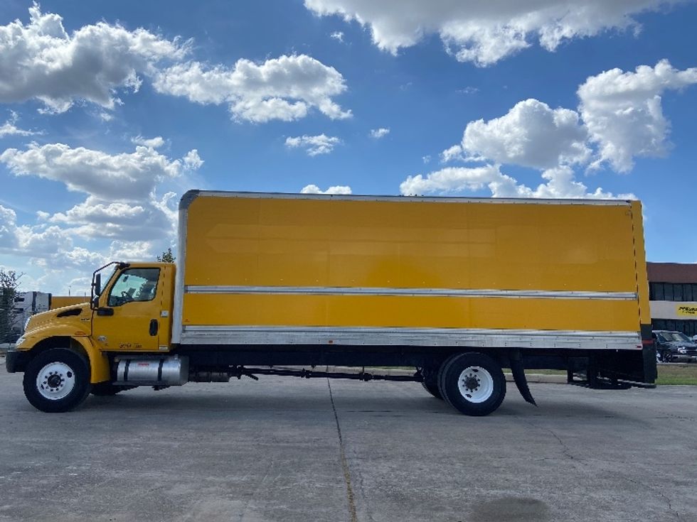 Medium Duty Box Truck-Light and Medium Duty Trucks-International-2021-MV607-San Antonio-TX-208,330\n\t\tmiles-$ 41,000 - Image 4