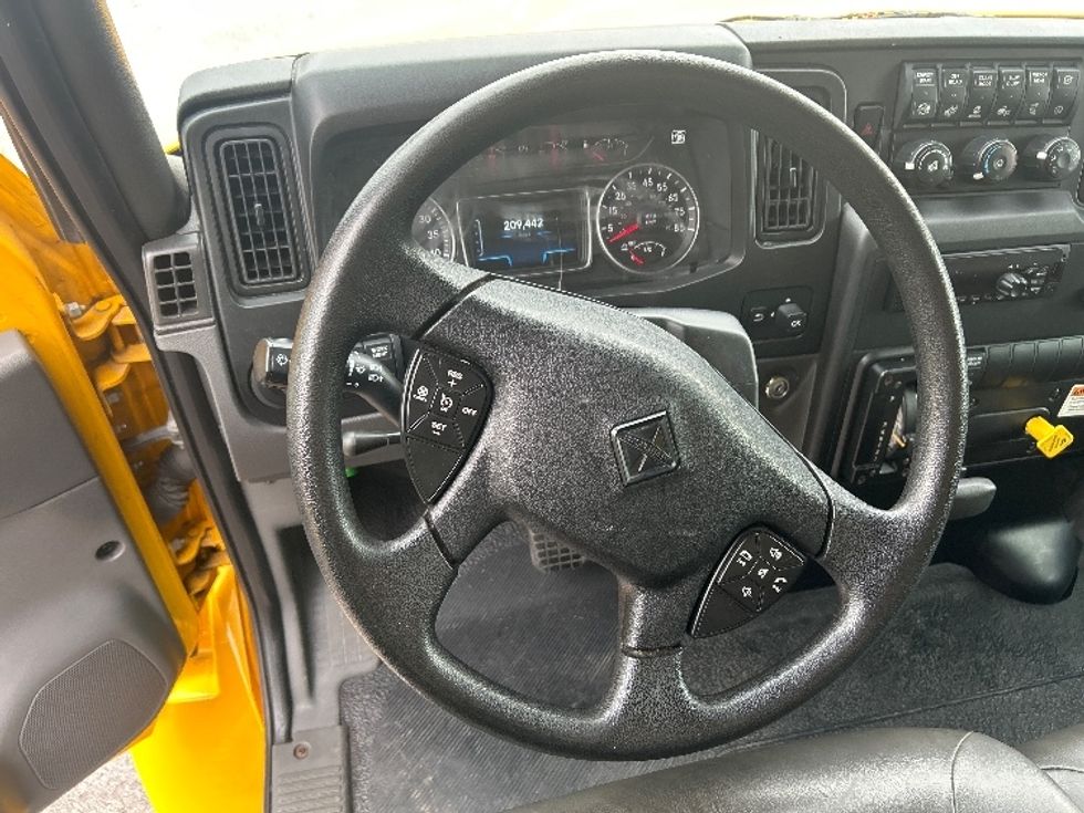 Medium Duty Box Truck-Light and Medium Duty Trucks-International-2021-MV607-San Antonio-TX-209,443\n\t\tmiles-$ 41,000 - Image 18