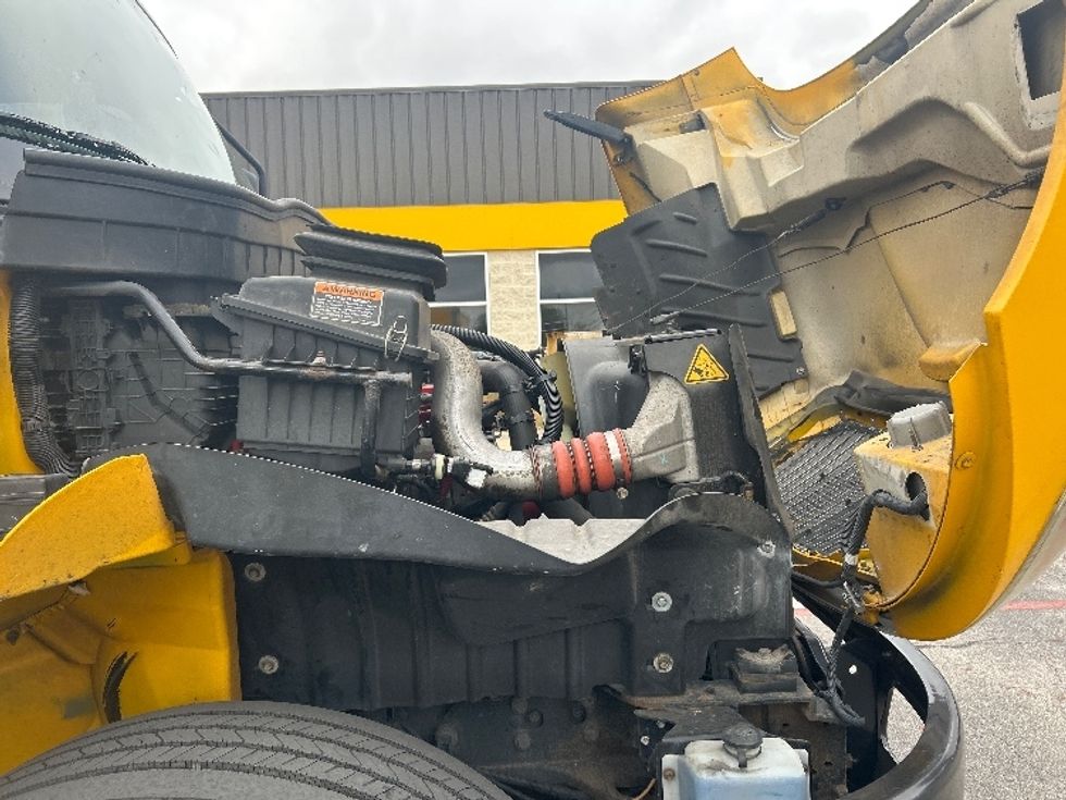 Medium Duty Box Truck-Light and Medium Duty Trucks-International-2021-MV607-San Antonio-TX-209,443\n\t\tmiles-$ 41,000 - Image 23