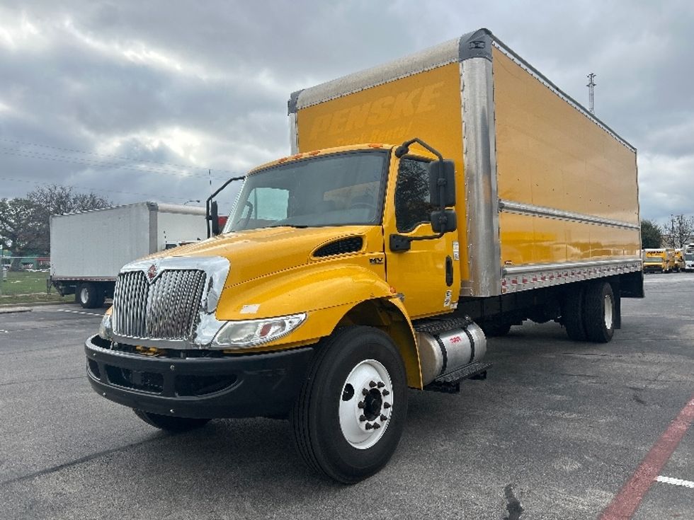 Medium Duty Box Truck-Light and Medium Duty Trucks-International-2021-MV607-San Antonio-TX-209,443\n\t\tmiles-$ 41,000 - Image 3