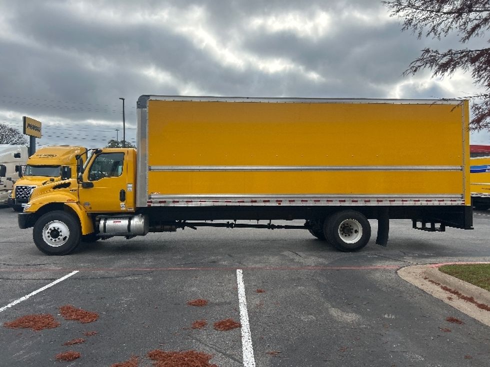 Medium Duty Box Truck-Light and Medium Duty Trucks-International-2021-MV607-San Antonio-TX-209,443\n\t\tmiles-$ 41,000 - Image 4