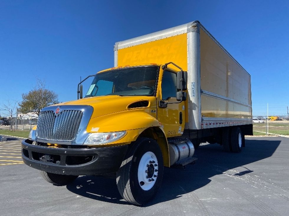 Medium Duty Box Truck-Light and Medium Duty Trucks-International-2021-MV607-San Antonio-TX-210,588\n\t\tmiles-$ 40,750 - Image 3
