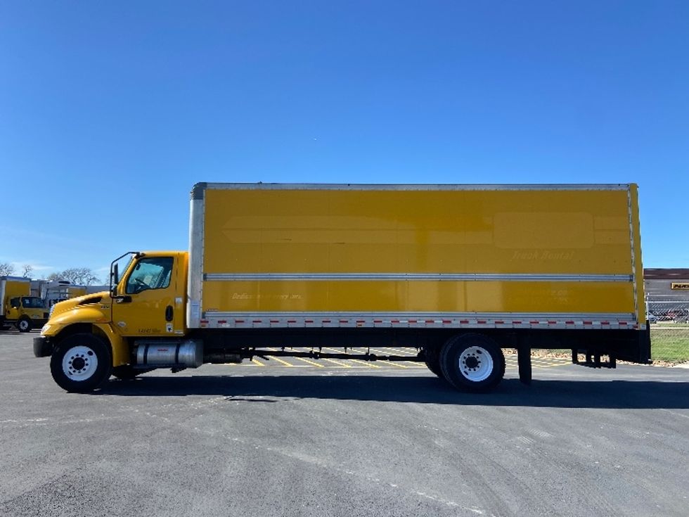 Medium Duty Box Truck-Light and Medium Duty Trucks-International-2021-MV607-San Antonio-TX-210,588\n\t\tmiles-$ 40,750 - Image 4