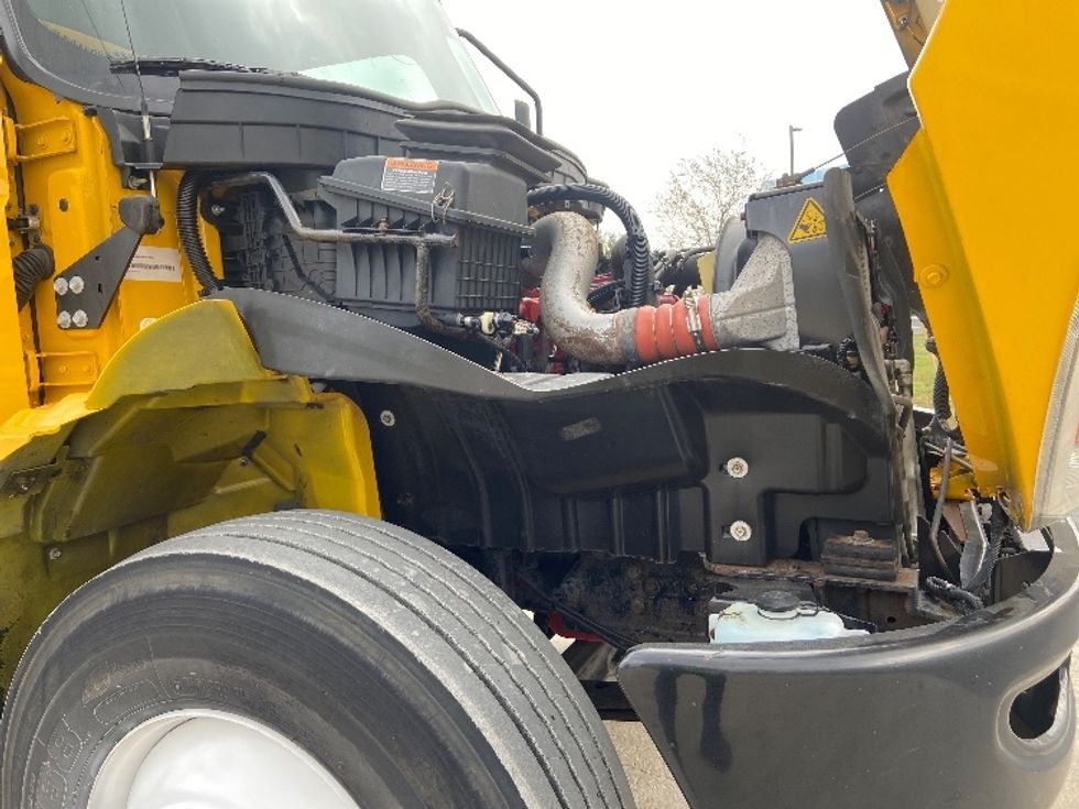 Medium Duty Box Truck-Light and Medium Duty Trucks-International-2021-MV607-San Antonio-TX-213,120\n\t\tmiles-$ 40,250 - Image 23