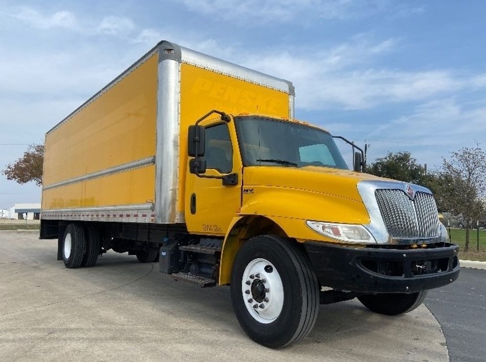 Medium Duty Box Truck-Light and Medium Duty Trucks-International-2021-MV607-San Antonio-TX-219,348\n\t\tmiles-$ 39,500 - Image 1