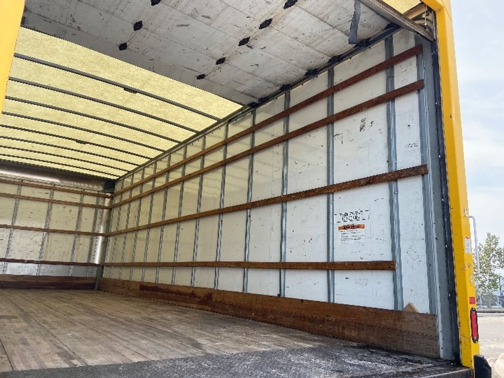 Medium Duty Box Truck-Light and Medium Duty Trucks-International-2021-MV607-San Antonio-TX-219,348\n\t\tmiles-$ 39,500 - Image 12