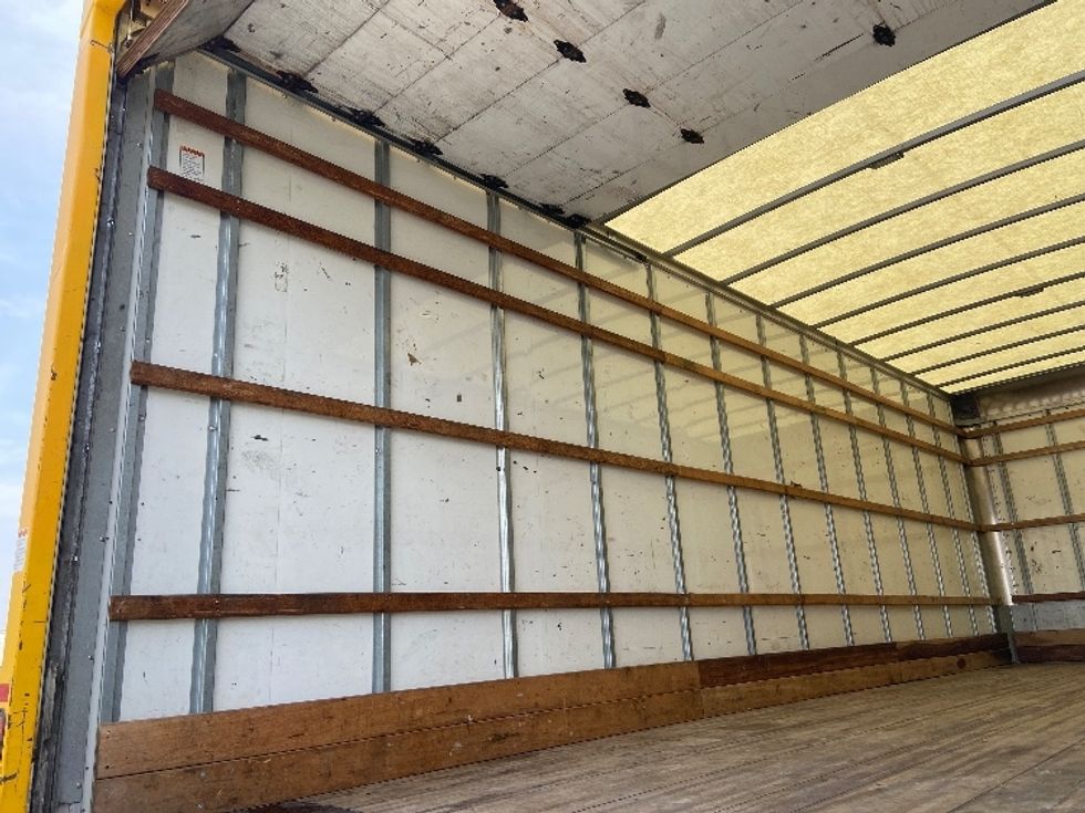 Medium Duty Box Truck-Light and Medium Duty Trucks-International-2021-MV607-San Antonio-TX-219,348\n\t\tmiles-$ 39,500 - Image 11