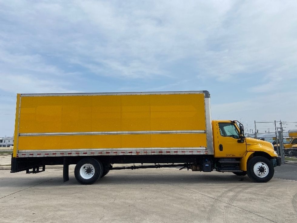 Medium Duty Box Truck-Light and Medium Duty Trucks-International-2021-MV607-San Antonio-TX-219,348\n\t\tmiles-$ 39,500 - Image 15