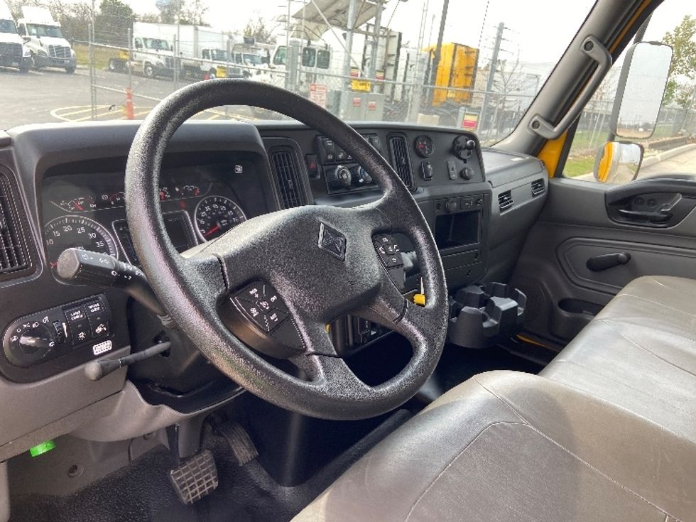 Medium Duty Box Truck-Light and Medium Duty Trucks-International-2021-MV607-San Antonio-TX-219,348\n\t\tmiles-$ 39,500 - Image 17