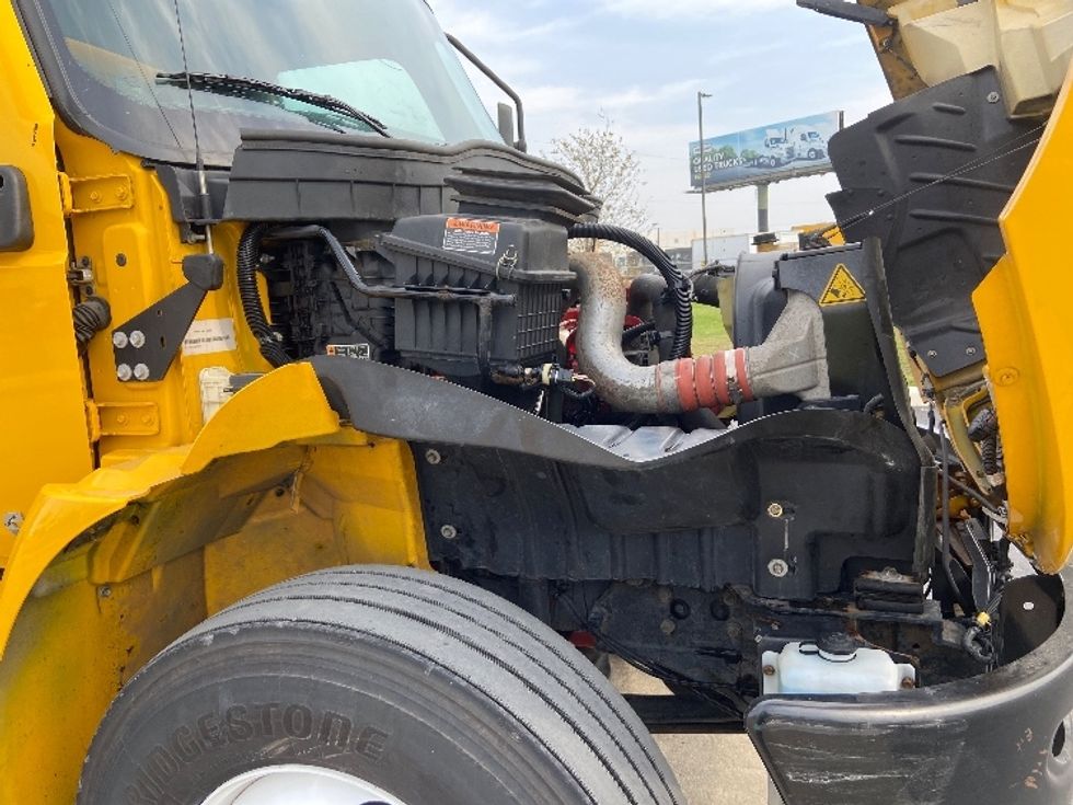 Medium Duty Box Truck-Light and Medium Duty Trucks-International-2021-MV607-San Antonio-TX-219,348\n\t\tmiles-$ 39,500 - Image 23