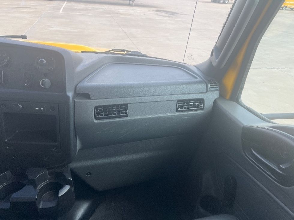 Medium Duty Box Truck-Light and Medium Duty Trucks-International-2021-MV607-San Antonio-TX-222,892\n\t\tmiles-$ 39,000 - Image 21