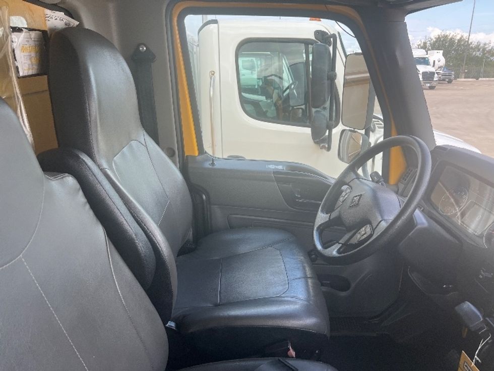 Medium Duty Box Truck-Light and Medium Duty Trucks-International-2021-MV607-San Antonio-TX-222,892\n\t\tmiles-$ 39,000 - Image 22