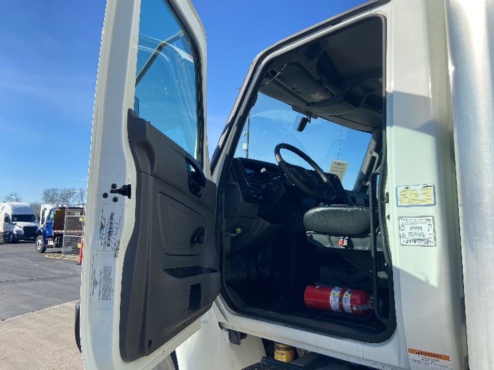 Medium Duty Box Truck-Light and Medium Duty Trucks-International-2021-MV607-San Antonio-TX-225,808\n\t\tmiles-$ 12,500 - Image 16