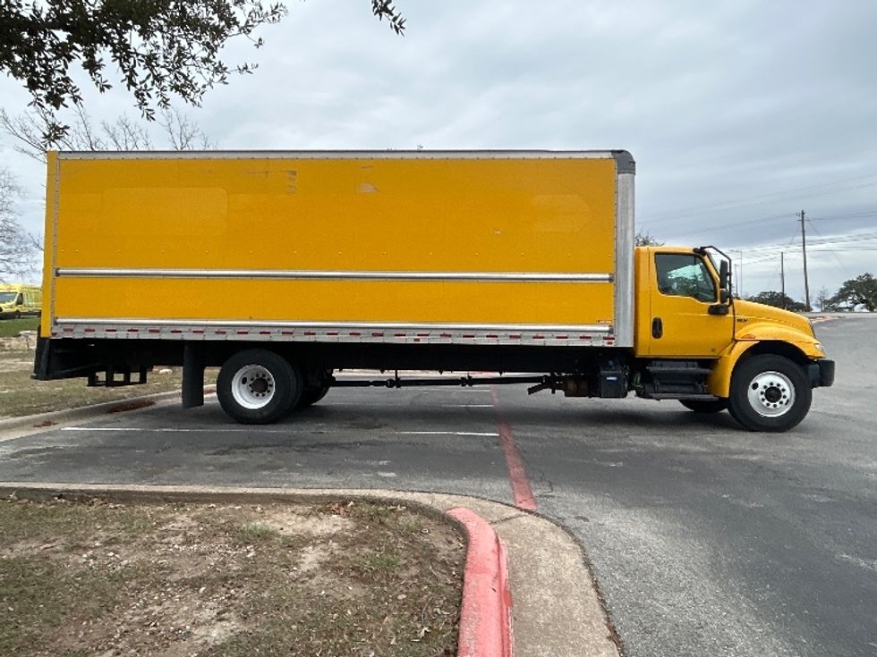 Medium Duty Box Truck-Light and Medium Duty Trucks-International-2021-MV607-San Antonio-TX-226,351\n\t\tmiles-$ 38,500 - Image 15
