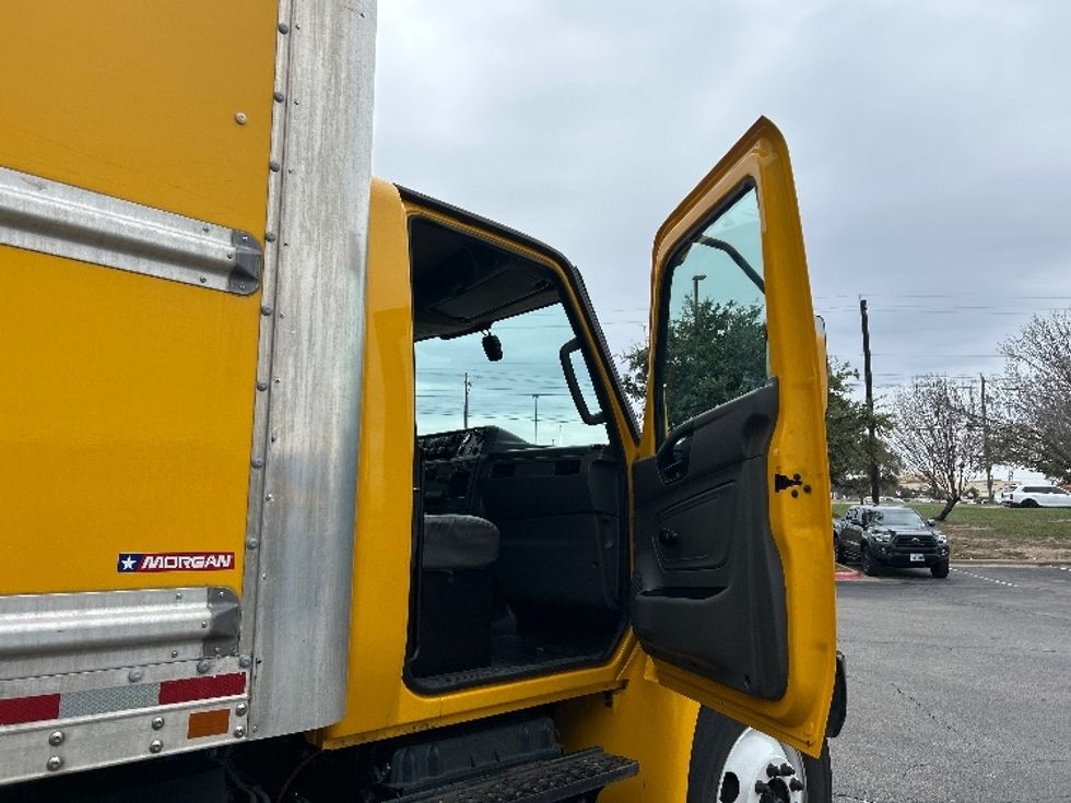 Medium Duty Box Truck-Light and Medium Duty Trucks-International-2021-MV607-San Antonio-TX-226,351\n\t\tmiles-$ 38,500 - Image 20
