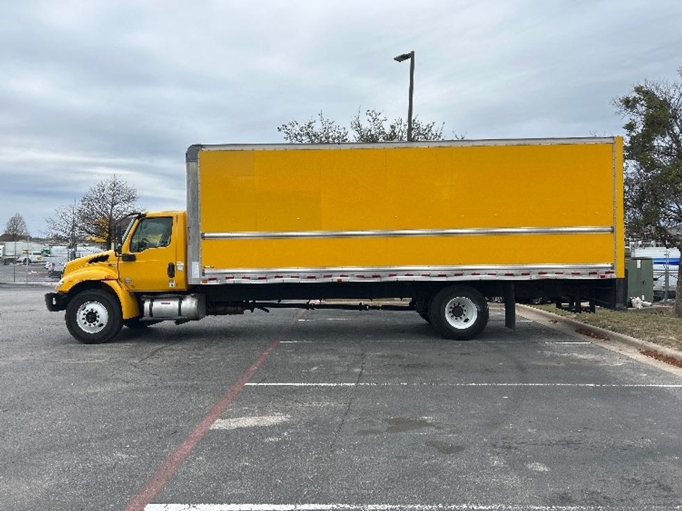Medium Duty Box Truck-Light and Medium Duty Trucks-International-2021-MV607-San Antonio-TX-226,351\n\t\tmiles-$ 38,500 - Image 4